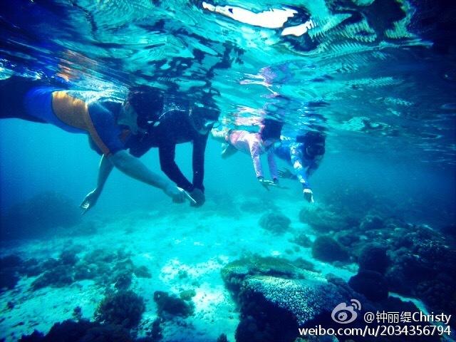 24岁男生，单亲，身边的人都觉得我很差，我很痛苦很自卑很抑郁怎么办？